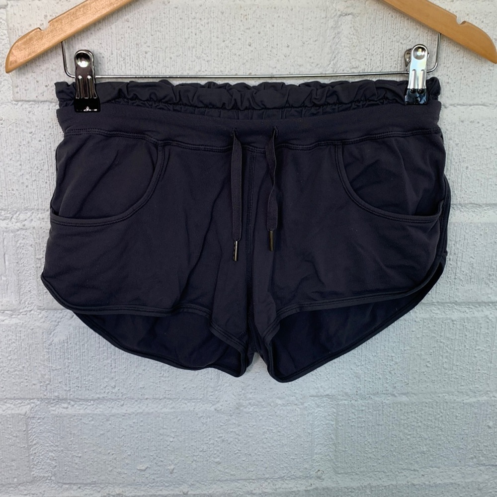 lululemon athletica Drawstring Running With Liner Gray Shorts size 4